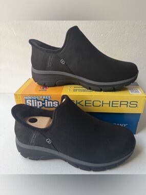 Skechers Women's Size 10 Bootie Black Easy Going-Modern Hour Hands Free Slip-Ins